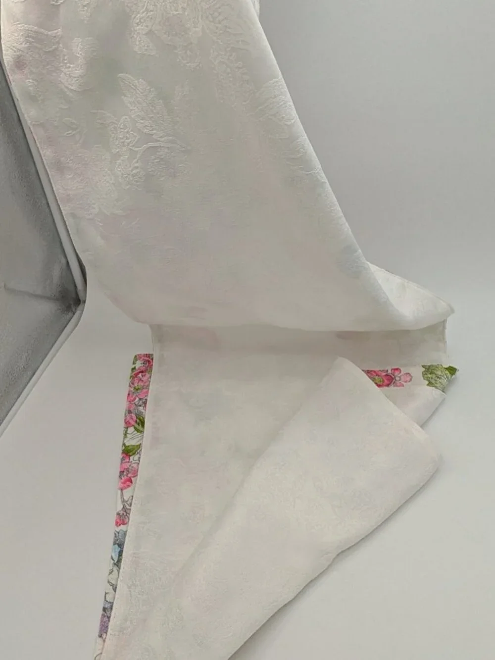 Living Quarters English Garden Table Runner Cotton/Polyester 14